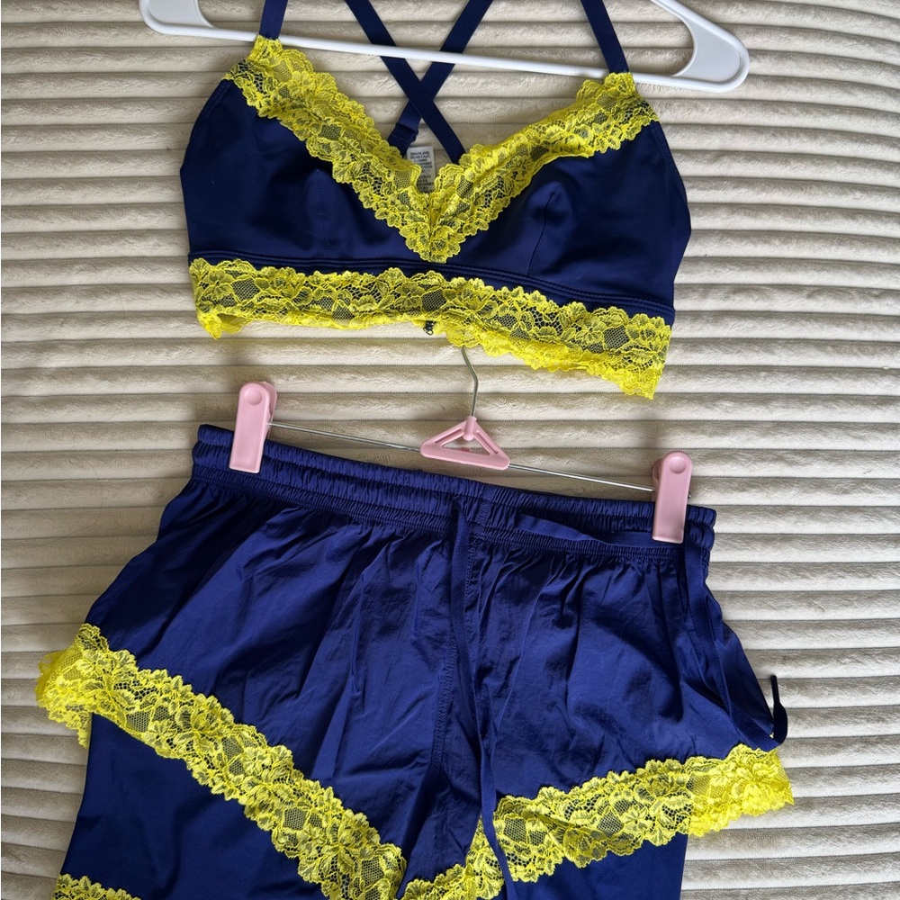 Savage X Fenty Blue and Yellow Lace Athletic Set - Size M